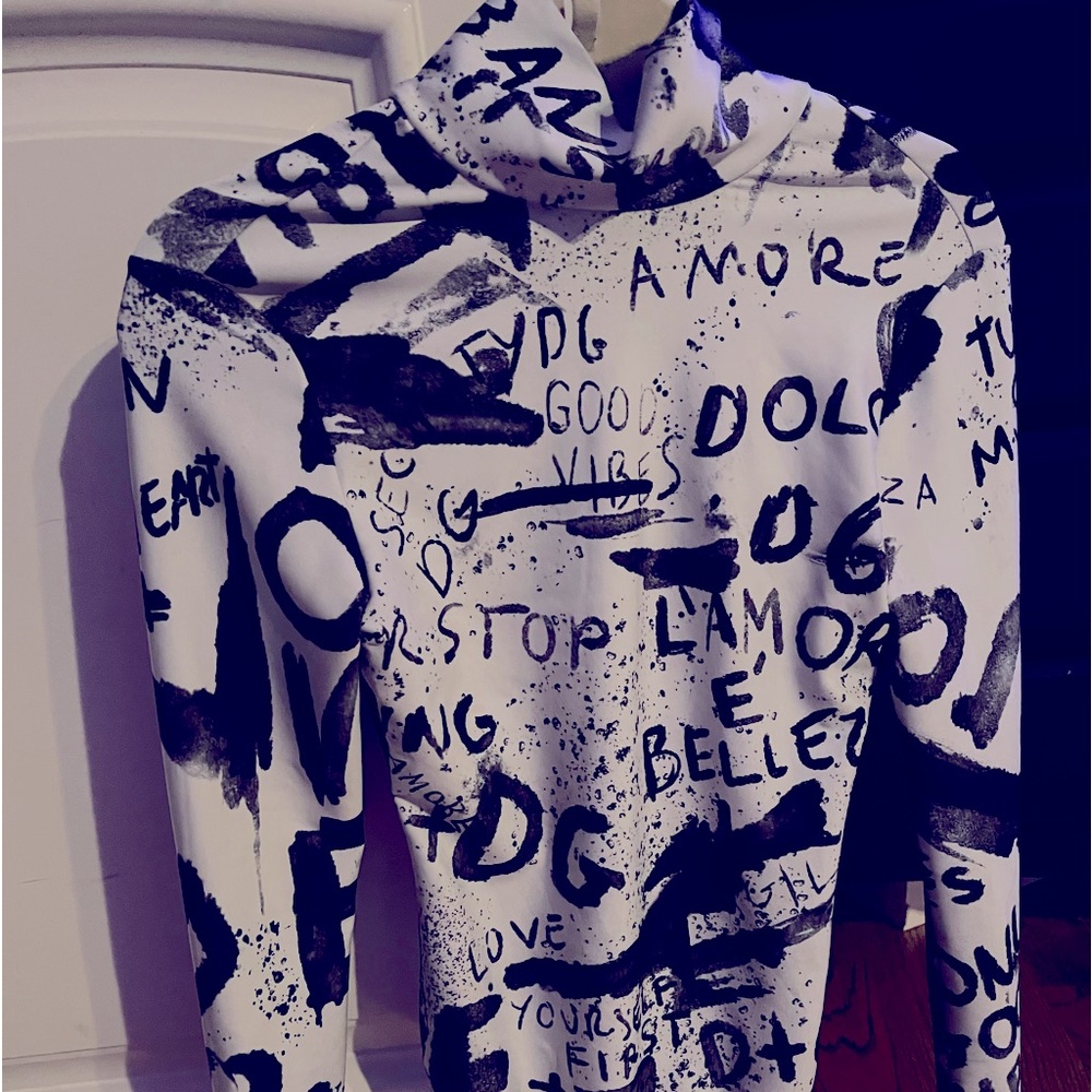 Dolce&Gabbana shirt has matching skirt they can be purchased separately